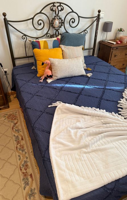 Cama de casal em ferro + colchão