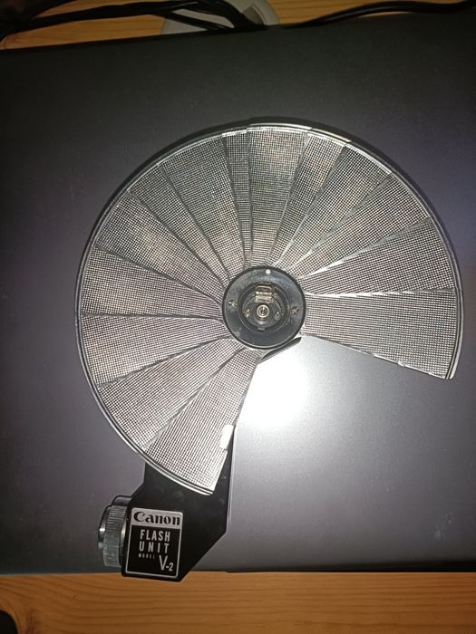 Vendo Flash.V2 para máquina Canon7, em excelente estado