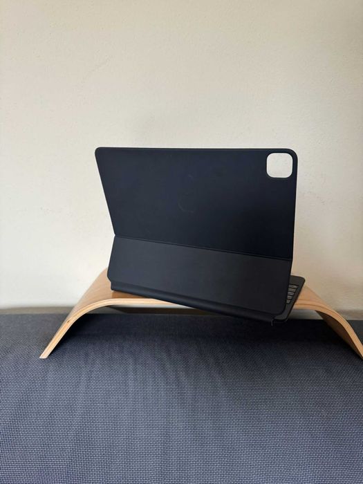 apple magic Keyboard 12.9" 4th generation