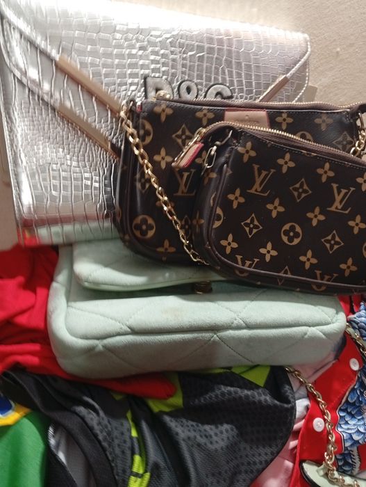 Conjunto de  4malas em bom estado