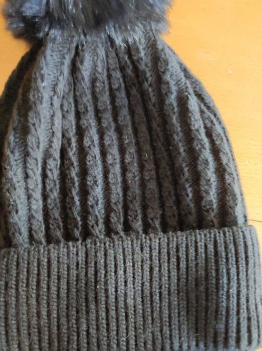 czapka wełniana warkocze pompon z wełny ciepła mięciutka