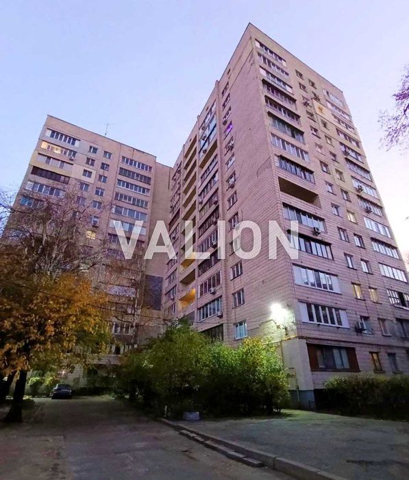 Продаж 2-х кімнатної квартири. Печерськ. Вул. Князів Острозьких, 17/2