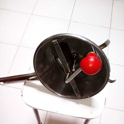 Copper Cauldron and Screwdriver from the 1960s64751290375043124