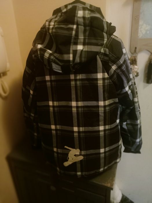 Ciepła zimowa kurtka idealna na śnieg, narty, sanki rozm. 146