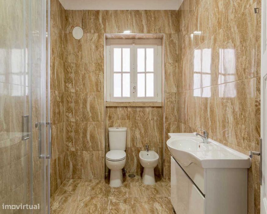 Quarto - localizado em Alvalade Lisbon