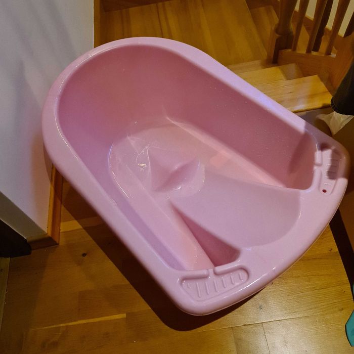 Wanienka niemowlęca różowa z odpływem