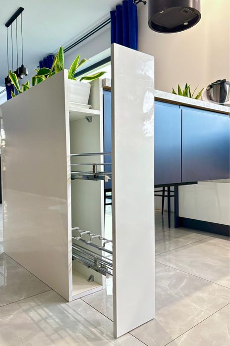 Meble na wymiar, stolarz