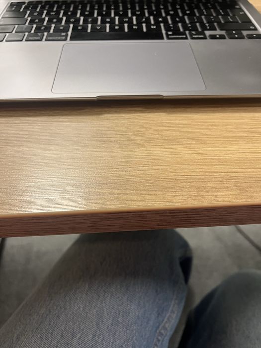 Biurko z elektryczną regulacją wysokości – blat dąb dziki – 137×67 cm