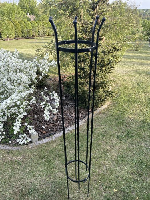 Osłona metalowa na drzewa