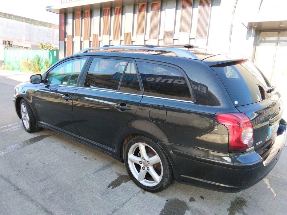 Toyota avensis D-4d — photo 2