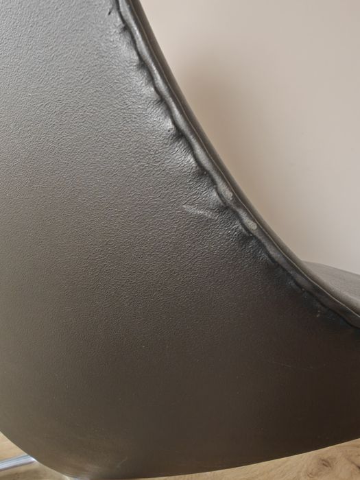 Designerski, minimalistyczny fotel Engelbrechts Plateau