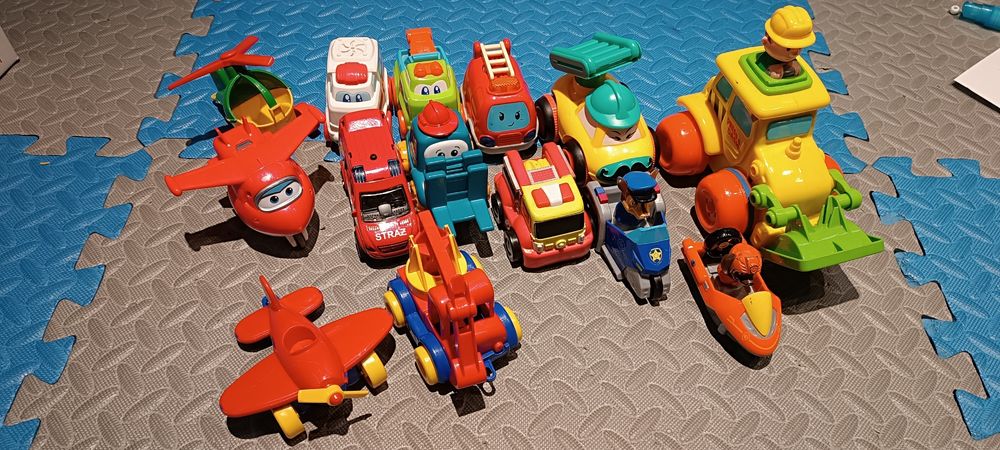 Zestaw samochodów dla malucha