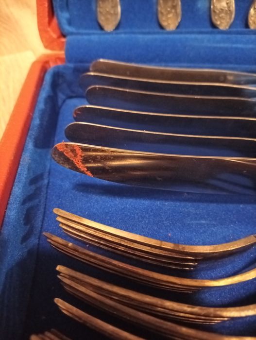 ШВИДКИЙ ПРОДАЖ!! набір столових приборів ЗіШ в кейсі