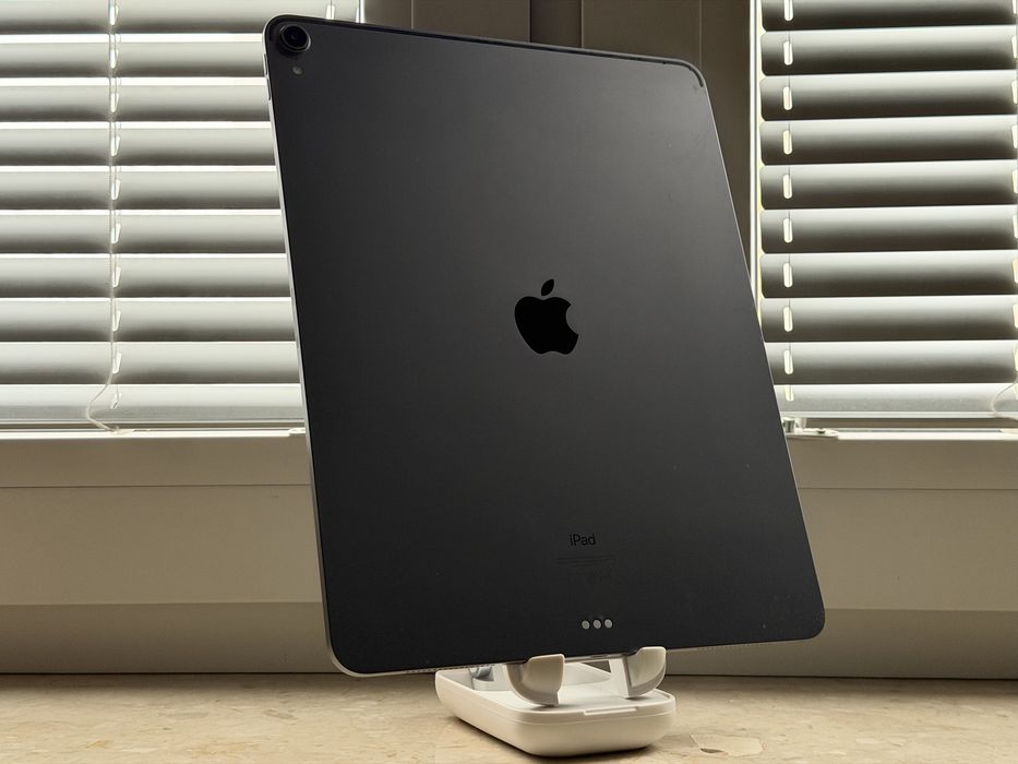 iPad Pro 12.9 (第3世代) WiFi＋CELL 256GB Amazon.co.jp: Apple iPad Pro (12.9インチ, Wi-Fi, 256GB) - シルバー