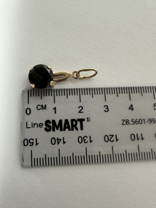 Золотой подвес с гранатом