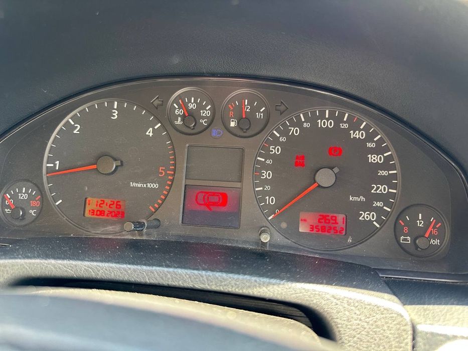 Audi A6 2000 року