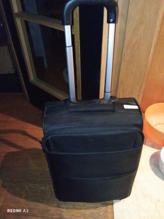 Mala trolley em excelente estado