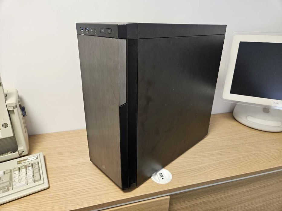 Cicha, Markowa Obudowa Corsair 330R