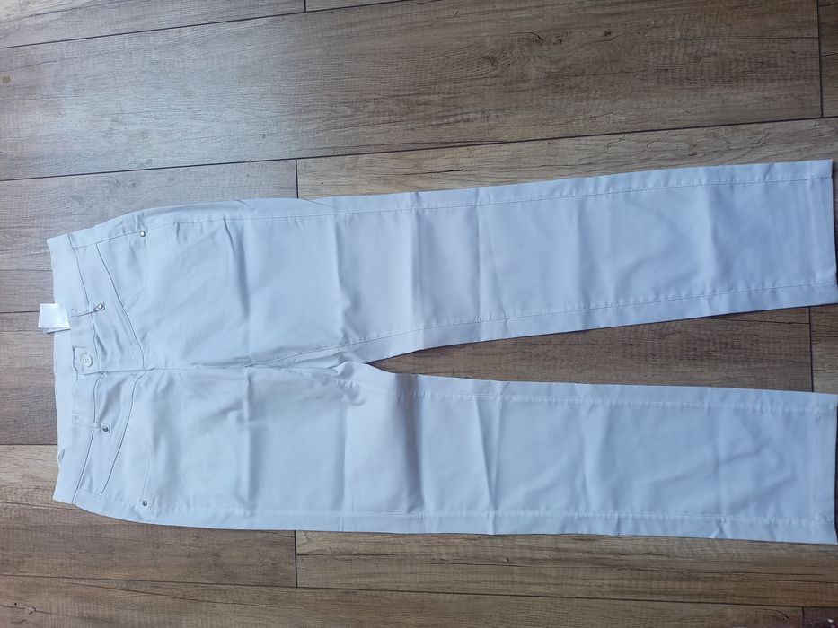 Nowe białe spodnie r.38