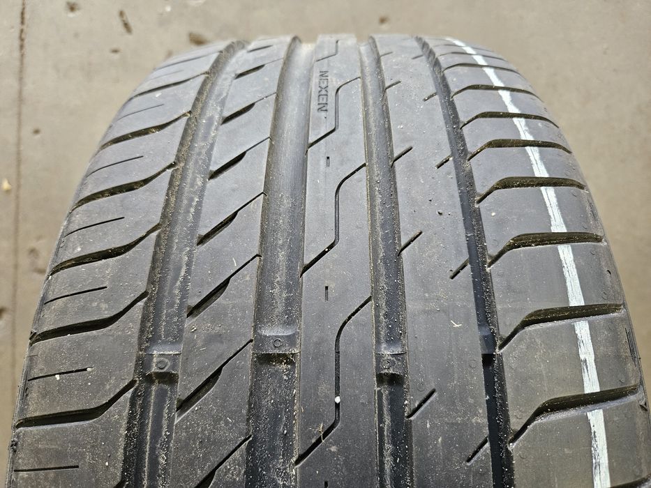 4x 215/35R18 84Y XL Nexen N'Fera Sport / 2x 8mm + 2x 7mm [919]