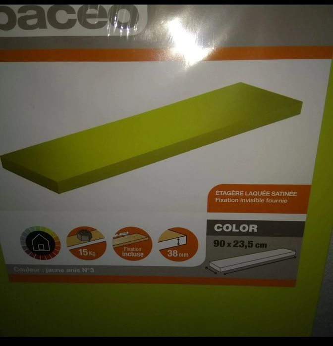 Duas prateleiras novas, ainda embaladas. 10€ cada prateleira