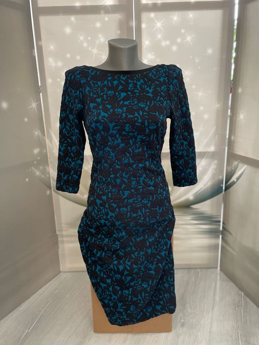 Сукні. Жіночий одяг