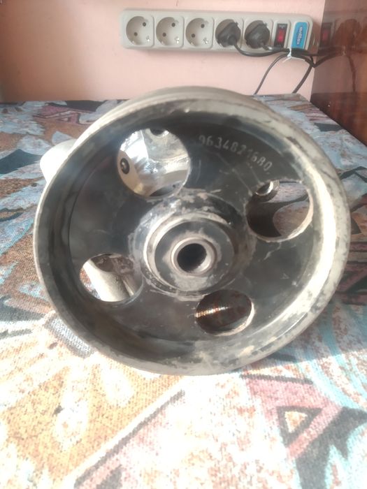 Продам компресор гідропідсилювача Partner 2000р. 1.9D.