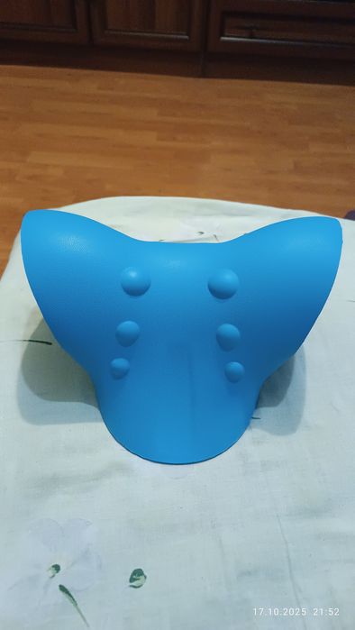 Масажна подушка для шиї