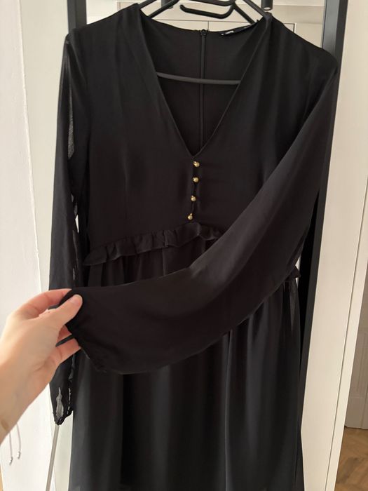 Elegancka czarna sukienka