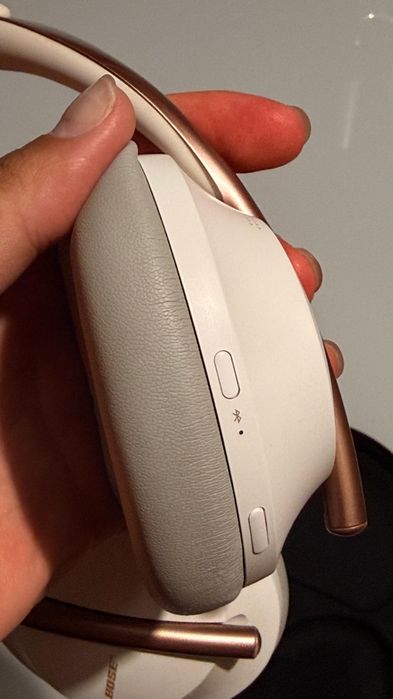 Bose NC 700 Headphone - série especial.
Extremamente conservado,