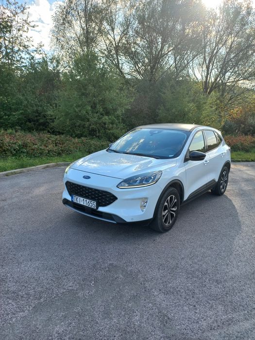 Ford Kuga Ładny.