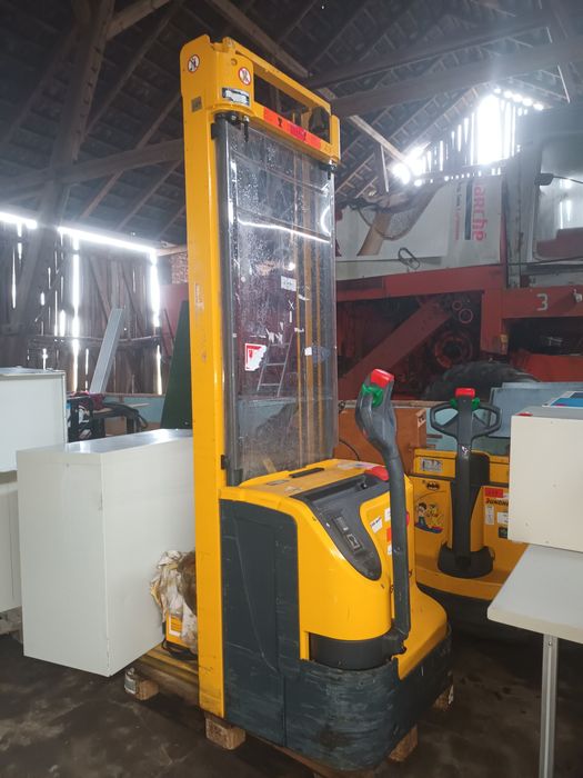 Wózek widłowy paleciak.elektryczny EJC212