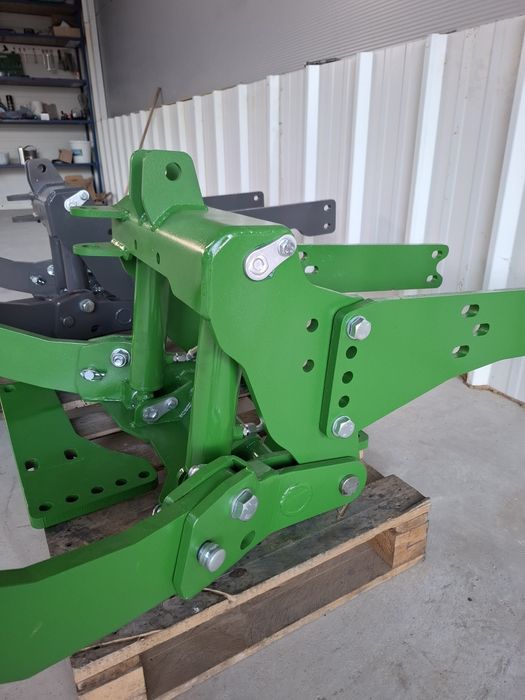 TUZ John Deere, Class, Renault.