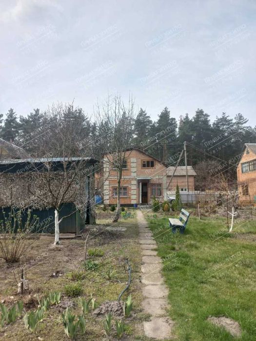 Пропонуємо Вашій увазі двоповерховий цегляний дачний будинок