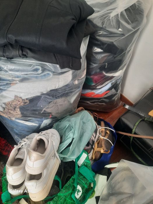 15 sacos de roupa e.muito calçado