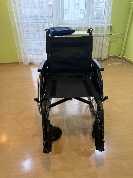 Wózek inwalidzki praktycznie nieuzywany