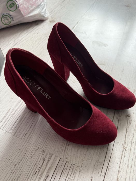 Туфлі на каблуці замш