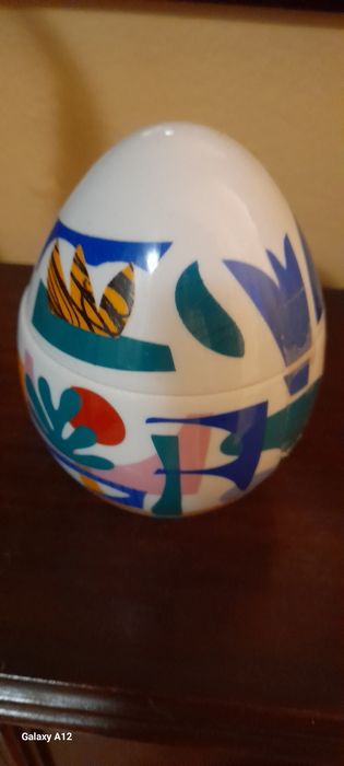 Vendo  ovo de porcelana