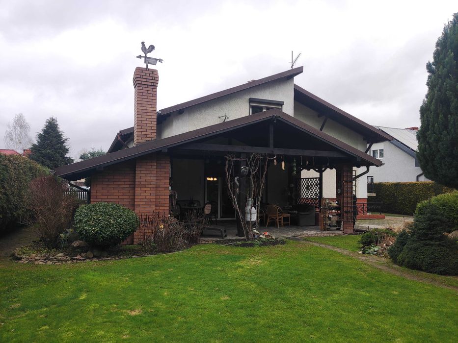 Syndyk sprzeda udział w domu jednorodzinnym w Ostrowcu