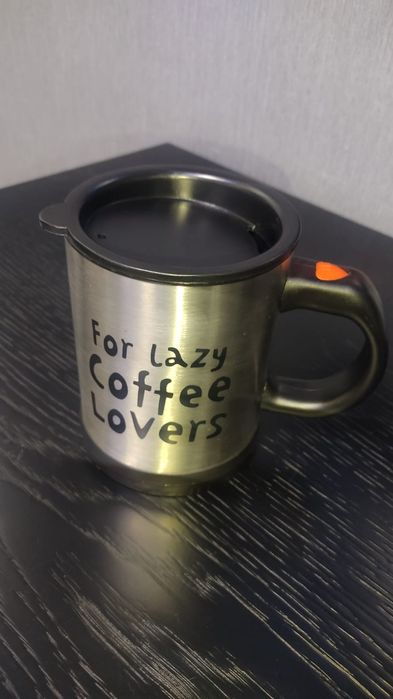 Copo em inox ,a Pilhas , com 13 cm de altura, para  aquecer líquidos.