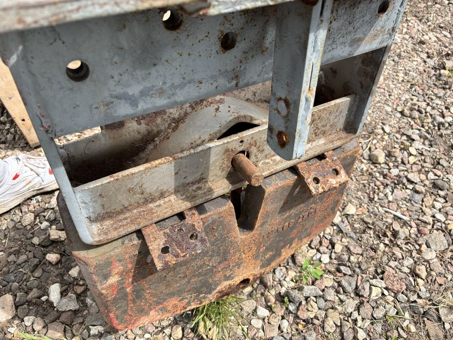 Obciążnik zaczep przedni do ciągnika traktora mocowanie