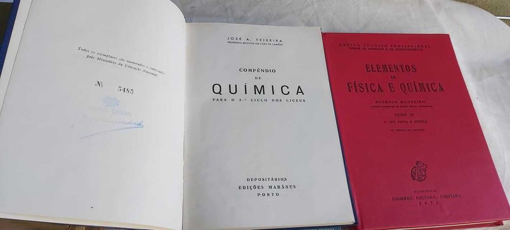 Livros Escolares de Físico-Química (Relíquias)