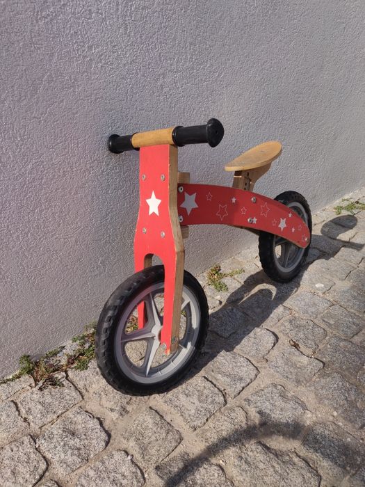 Bicicleta de equilíbrio em madeira