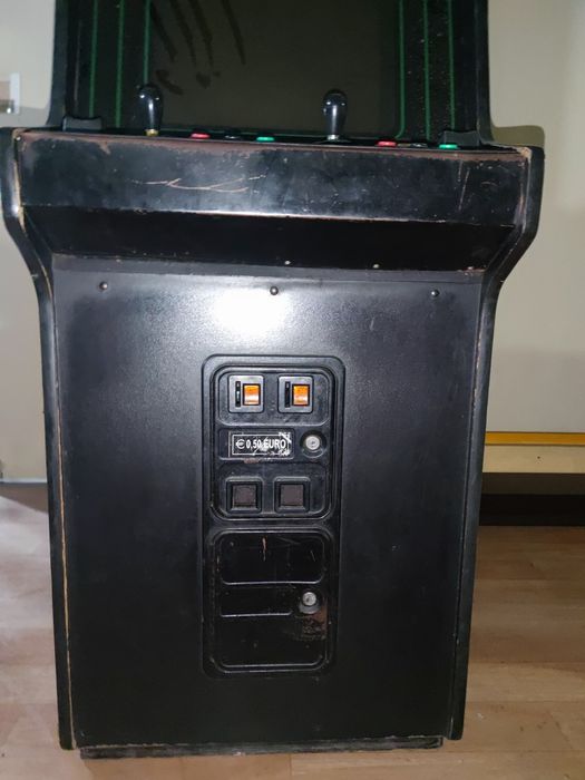 1990s arcade machine64170794607619121