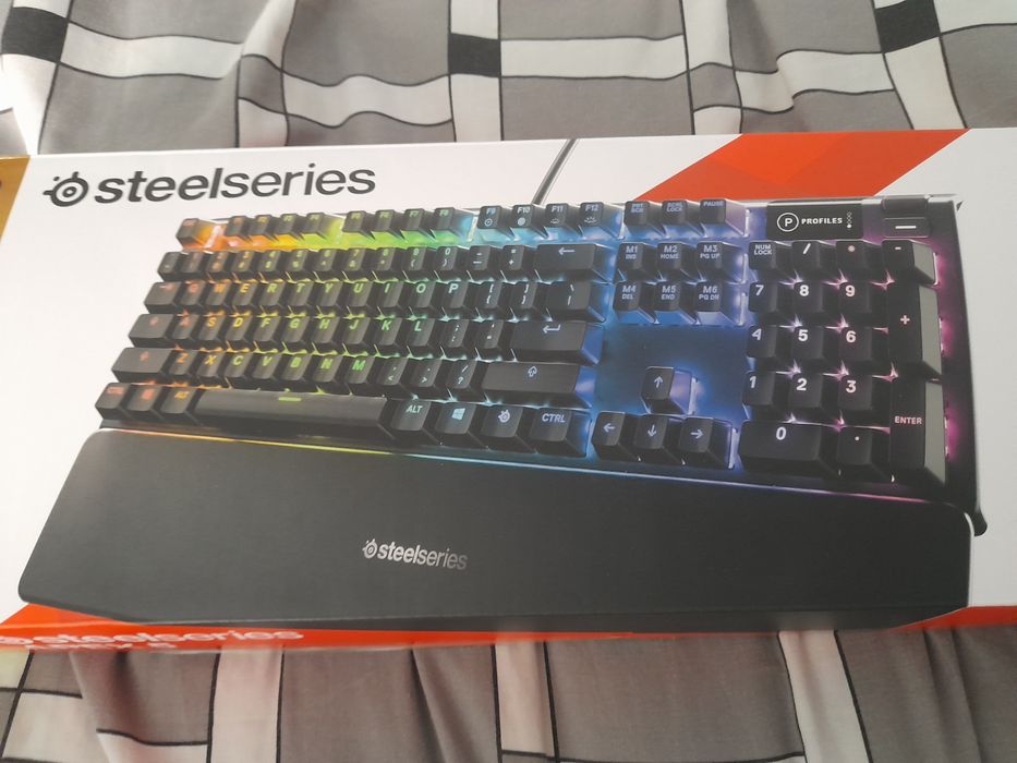 Nowa klawiatura Apex 5 Steelseries