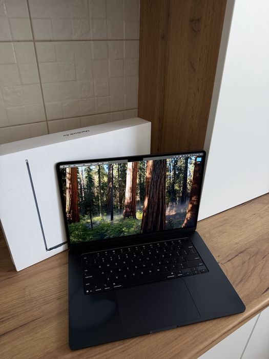 MacBook Air 15 m4, 16/256gb