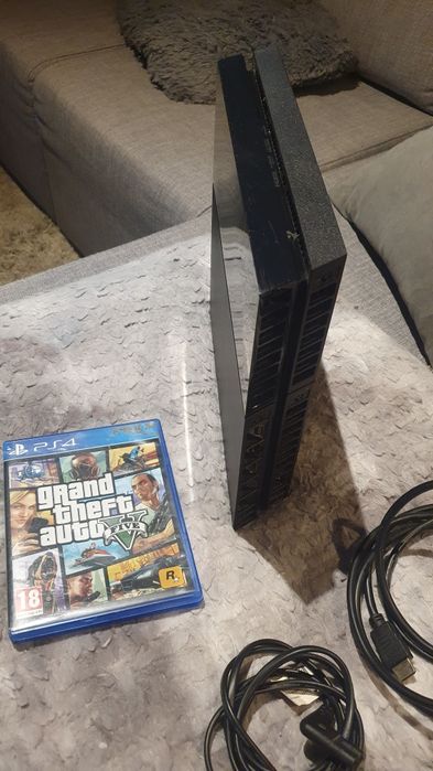 Playstation 4 c/jogo  GTA