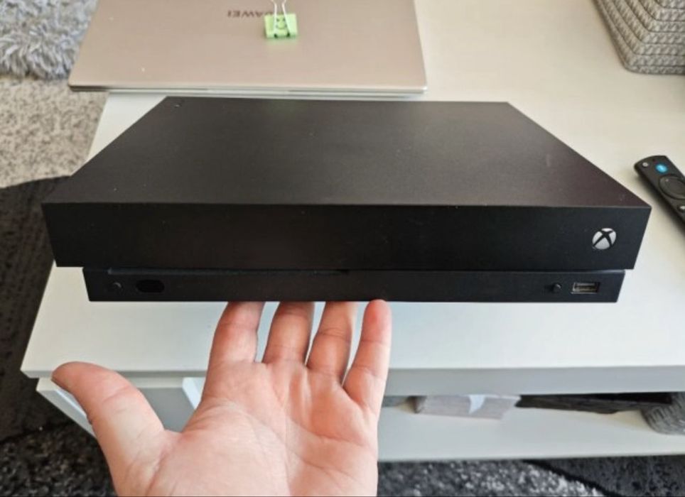 Xbox X preta 1tb