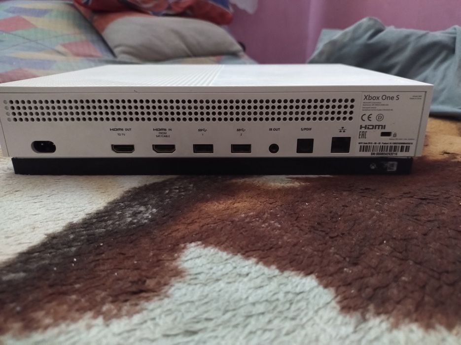 Sprzedam Xbox One S 1TB