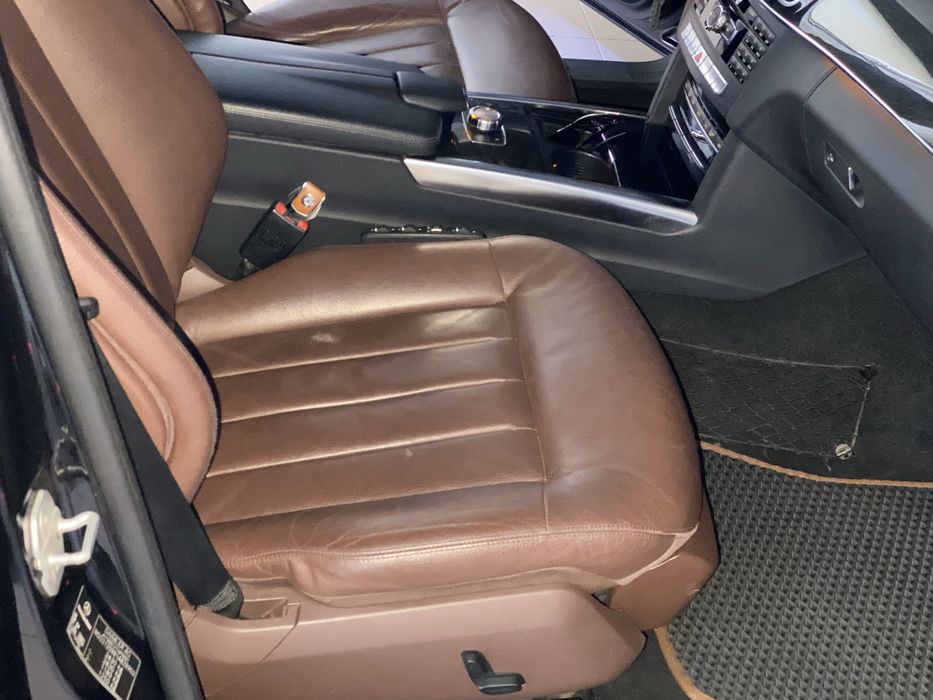Продаєтся автомобіль Mersedes Benz E300 Hybrid W212 2013г в